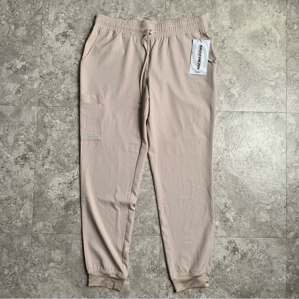 Skechers Midrise Theory Jogger Pants in Light Beige
